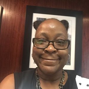 Meet your Posher, Sharon